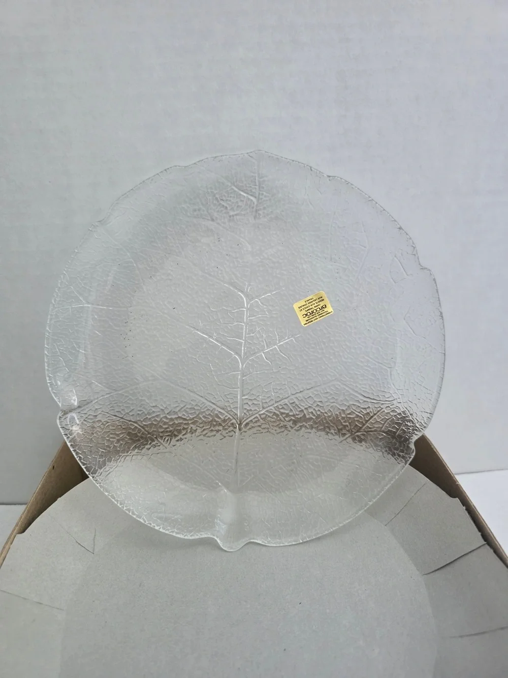 Vintage 1970s & 1980s Arcoroc Aspen clear glass dessert plates . Made in France